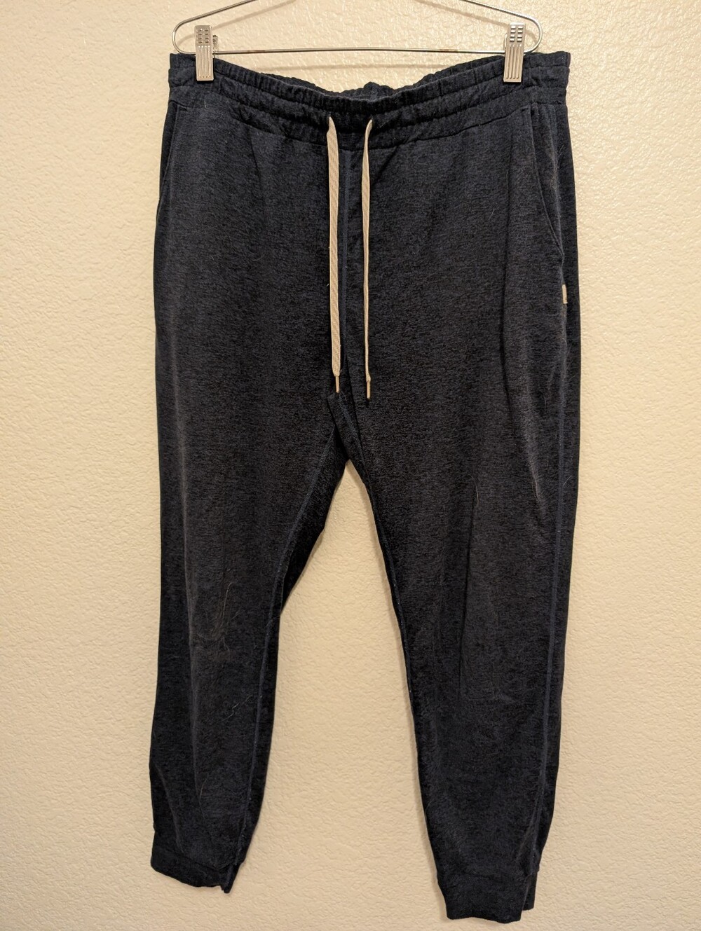Vuori Performance Joggers Navy Blue Size Medium Women's